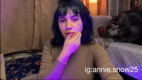 Snapshot of annie_snow_ chatting on 1, 3, 2025 JEANNE no olvides seguirme dont forget follow me uu online show from 1, 3, 2025