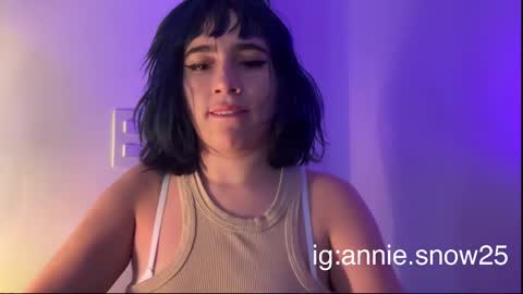 Snapshot of annie_snow_ chatting on 6, 3, 2025 JEANNE no olvides seguirme dont forget follow me uu online show from 6, 3, 2025