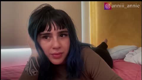 Snapshot of annie_snow_ chatting on 12, 9, 2025 JEANNE no olvides seguirme dont forget follow me uu online show from 12, 9, 2025