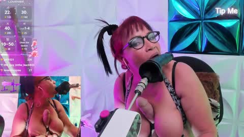 Snapshot of annie_wigg chatting on 6, 2, 2025 annie online show from 6, 2, 2025