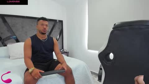 Snapshot of annieandstefan chatting on 3, 10, 2025 Annie and Stefan online show from 3, 10, 2025