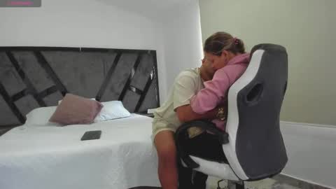 Snapshot of annieandstefan chatting on 15, 10, 2025 Annie and Stefan online show from 15, 10, 2025