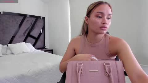 Snapshot of annieandstefan chatting on 15, 12, 2025 Annie and Stefan online show from 15, 12, 2025