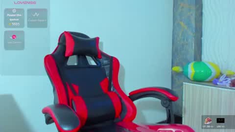 Snapshot of anniee_x chatting on 3, 7, 2026 Anniee online show from 3, 7, 2026
