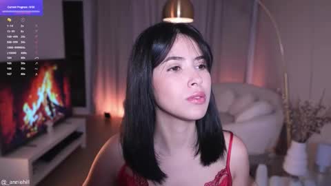 anniehillofficial_ online show from 14, 9, 2025