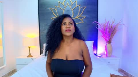 Snapshot of annieleigt chatting on 7, 5, 2026 Annie Leigt online show from 7, 5, 2026