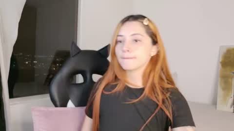 Snapshot of anniemora_ chatting on 6, 8, 2026 Annie online show from 6, 8, 2026