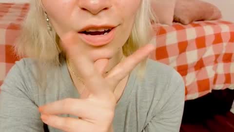 Snapshot of annietinky chatting on 18, 9, 2025 annietinky online show from 18, 9, 2025