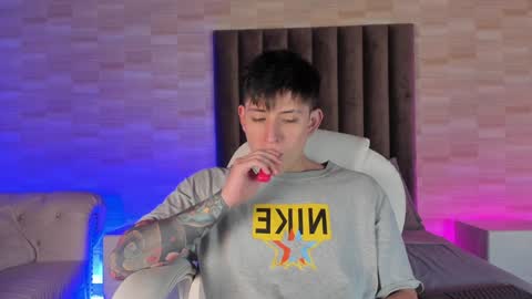 Annie  Alex online show from 3, 1, 2025