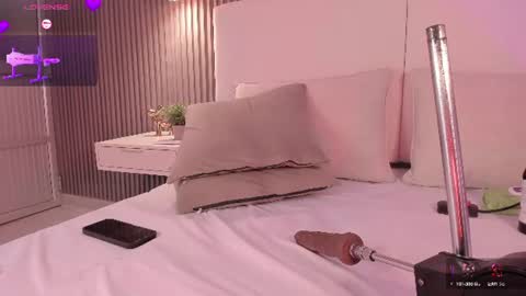 Snapshot of anniie_clarkson chatting on 20, 6, 2026 ANNIE online show from 20, 6, 2026