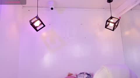 Annie Evans  online show from 25, 3, 2026