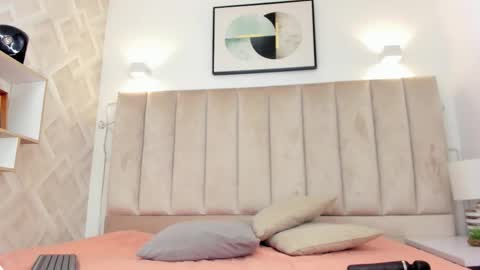 Annie Queen online show from 12, 11, 2025