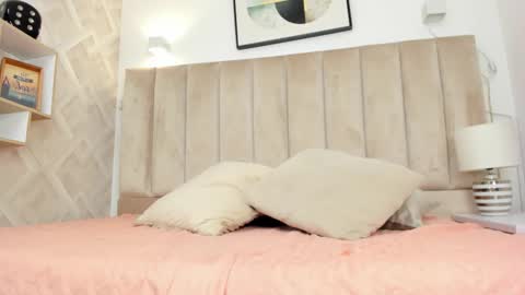 Annie Queen online show from 4, 2, 2026