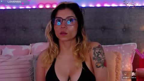 Antonella Lee online show from 15, 12, 2025