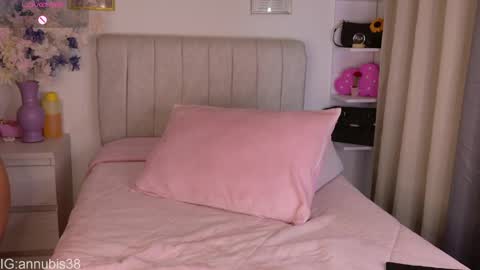 Snapshot of annubis_lia chatting on 13, 5, 2026 SOFIA INDEPENDENT MODEL online show from 13, 5, 2026