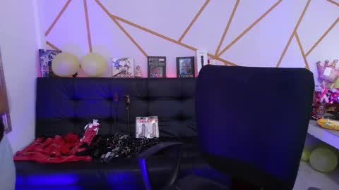 anny_liu18 online show from 27, 11, 2025