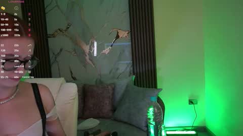 Snapshot of annybuny chatting on 27, 9, 2025 Ana online show from 27, 9, 2025