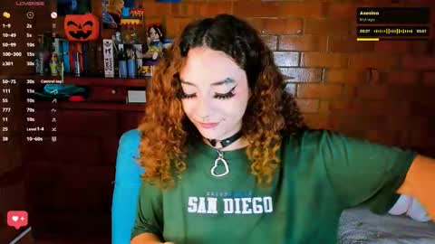 Snapshot of annycolin chatting on 4, 11, 2025 Anny IG online show from 4, 11, 2025