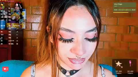 Snapshot of annycolin chatting on 8, 11, 2025 Anny IG online show from 8, 11, 2025