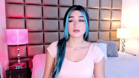 Snapshot of annyhizzle chatting on 18, 2, 2025 online show from 18, 2, 2025