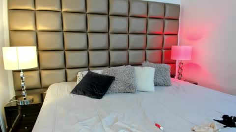 Snapshot of annyhizzle chatting on 19, 2, 2025 online show from 19, 2, 2025