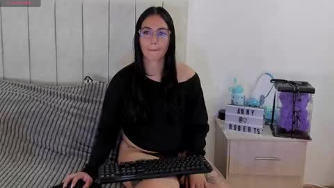 Snapshot of annyroberts_89 chatting on 15, 5, 2026 Anny online show from 15, 5, 2026