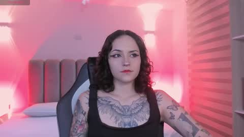 Snapshot of annythomsonn chatting on 16, 12, 2025 AnnyT online show from 16, 12, 2025