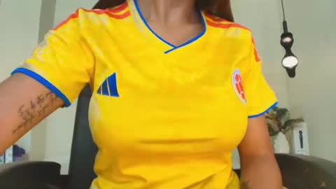 Snapshot of annyxhot chatting on 3, 7, 2026 AnnyXhot online show from 3, 7, 2026