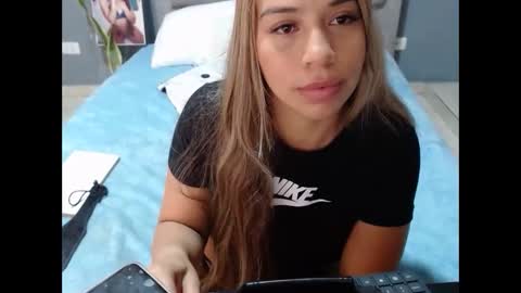 Anny Yeins online show from 1, 3, 2025