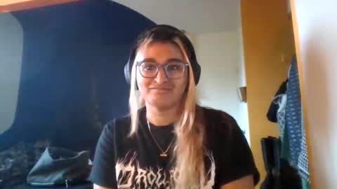 Snapshot of anoditeangel chatting on 1, 4, 2026 Angel online show from 1, 4, 2026