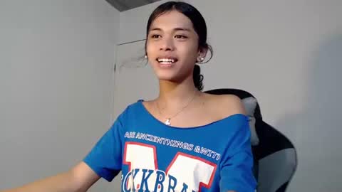 Snapshot of anok_yaii chatting on 17, 12, 2025 anok_yaii online show from 17, 12, 2025