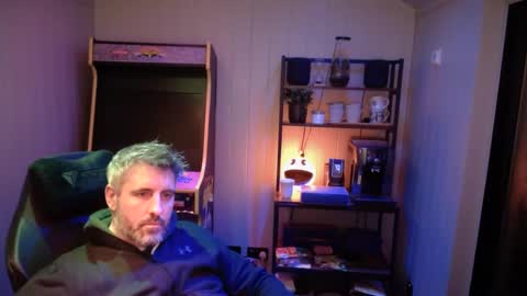 Snapshot of anonymousblokeuk chatting on 13, 2, 2025 anonymousblokeuk online show from 13, 2, 2025