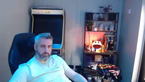 Snapshot of anonymousblokeuk chatting on 12, 9, 2025 anonymousblokeuk online show from 12, 9, 2025