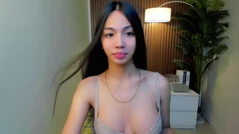 Snapshot of anqelic chatting on 7, 12, 2024 Stacy Maurice online show from 7, 12, 2024
