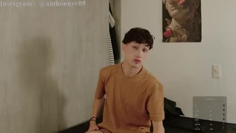 Snapshot of anthonny_05 chatting on 2, 11, 2025 TONY NEW ACCOUNT online show from 2, 11, 2025