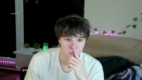Snapshot of anthonycutie chatting on 22, 4, 2026 Anthony online show from 22, 4, 2026