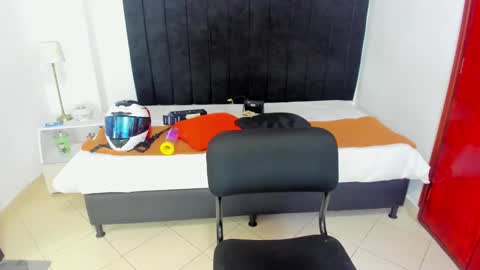       online show from 30, 1, 2025