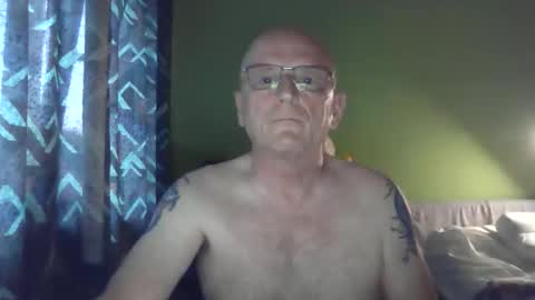Snapshot of antmatt2025 chatting on 27, 5, 2026 antmatt2025 online show from 27, 5, 2026