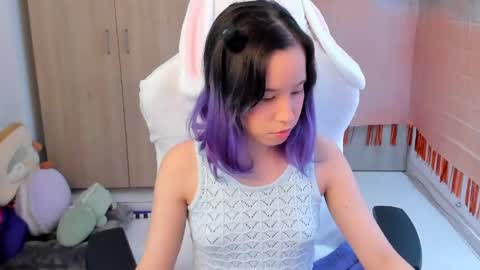Snapshot of anto_sweet18 chatting on 21, 5, 2026 My birthday is on december 2nd surprise me with a gift from my amazonlist online show from 21, 5, 2026