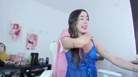 Snapshot of antonella_28_ chatting on 21, 10, 2025 Antonella online show from 21, 10, 2025