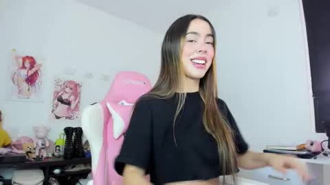 Snapshot of antonella_28_ chatting on 27, 10, 2025 Antonella online show from 27, 10, 2025