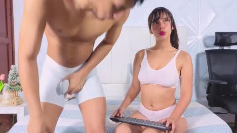 Snapshot of antonella_and_axel chatting on 22, 2, 2026 Antonella 20 Axel 23 online show from 22, 2, 2026