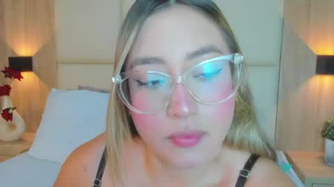 Snapshot of antonella_cutie_ chatting on 9, 6, 2026 A N T O N E L L A online show from 9, 6, 2026