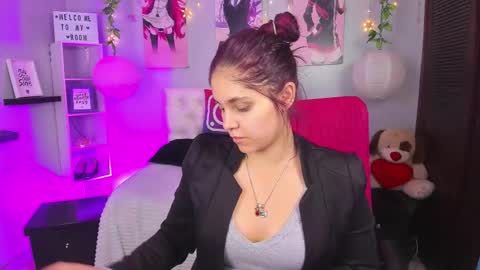    online show from 15, 12, 2025