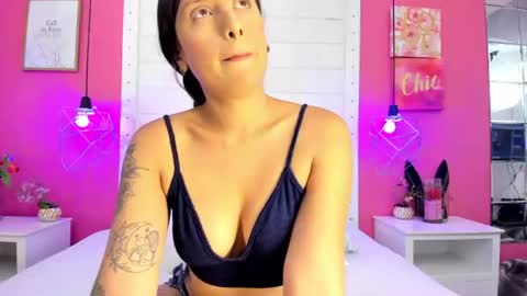 Snapshot of antonella_morrison chatting on 2, 7, 2026 Antonella online show from 2, 7, 2026