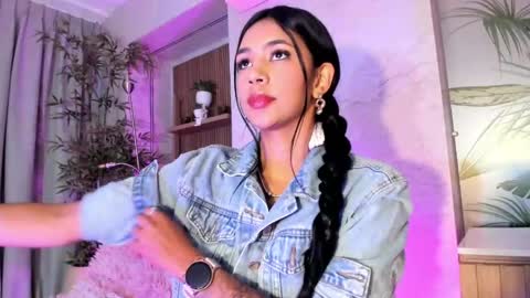 Snapshot of antonella_rossi24 chatting on 8, 6, 2026 Antonella Rossi online show from 8, 6, 2026