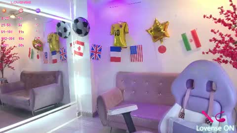 Snapshot of antonella_wiild chatting on 25, 6, 2026 Antonella online show from 25, 6, 2026