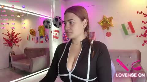 Snapshot of antonella_wiild chatting on 2, 7, 2026 Antonella online show from 2, 7, 2026