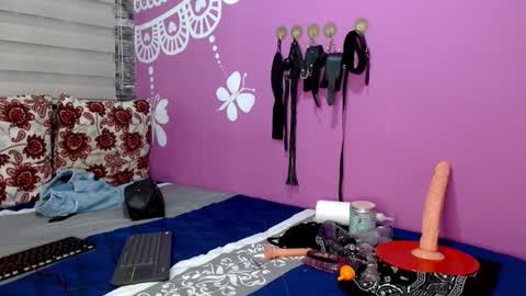 AntonellaAndNoah online show from 7, 2, 2026