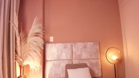 AntonellaHall  online show from 4, 3, 2026